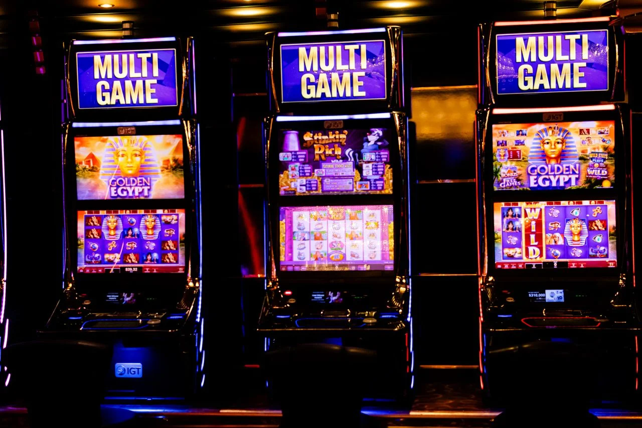 Cẩm nang luật chơi và sảnh casino trực tuyến